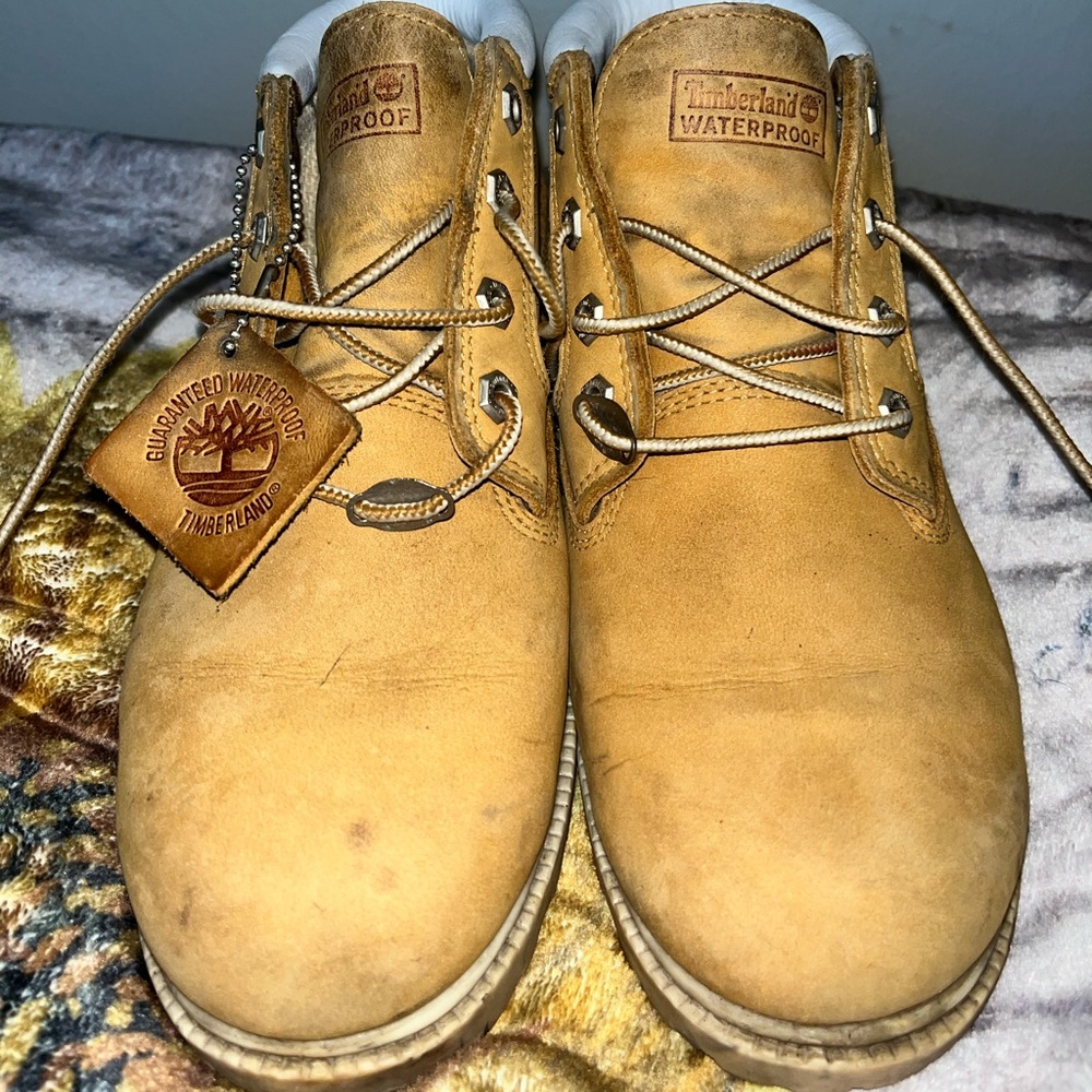 Mens waterpoof timberlands size 9 1/2, little worn